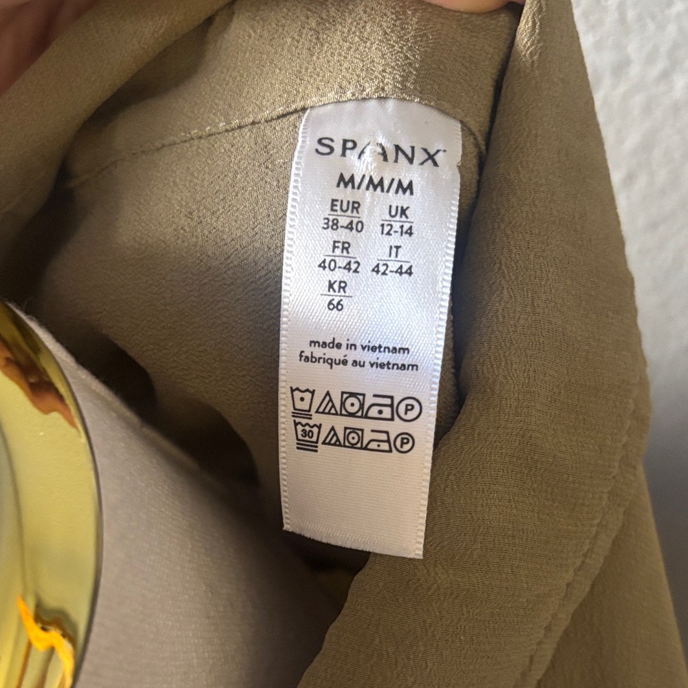 Spanx Olive Green Button Front Blouse Medium Stre… - image 2